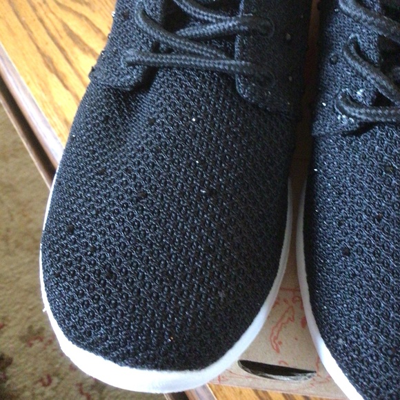 Geers by Dream Seek Little Girls Black Studded Sneaker sz 2 NIB - Picture 7 of 7